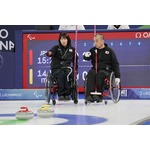 作戦を練る小川、中島組