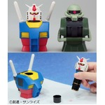 ガンダムのネーム印スタンド、劇中登場のモビルスーツを忠実に再現。