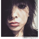 秋元才加が&ldquo;鼻ピアス&rdquo;姿公開、「鼻はやめようよ」ファンも困惑。