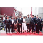 岡田将生&ldquo;4人の父&rdquo;再会喜ぶ、沖縄国際映画祭レッドカーペットで。