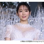 吉岡里帆、イルミ点灯式では「真っ白が着たい！と思って白のドレスを選んだ」