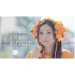 石原さとみノリノリ「イエイ」、ポップな&ldquo;みかんヘッドホン&rdquo;姿に。