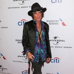 エアロスミスのジョー・ペリー倒れる、一時危険な状態も現在は安定か。