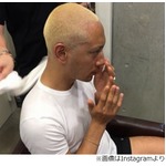 海老蔵&ldquo;松本人志そっくり&rdquo;中学生以来の金髪