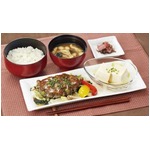 ファミレス初の&ldquo;ミドリムシ&rdquo;、デニーズのハンバーグ御膳に採用。