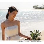 TBS宇内梨沙アナがウェディングドレス姿披露、「ハワイで一番大好きな場所」で前撮り