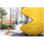 新宿に超巨大パックマンが現る、ドンキーコングやインベーダーも。