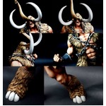 本物の牙使ったマンモスマン、永久凍土で採掘の牙を象牙職人が加工。