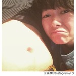 真木よう子が&ldquo;オモロイ顔&rdquo;に、弟のお腹のたるみ具合に「ヤバすぎ&hellip;」。