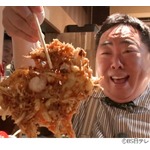塚地武雅、お好み焼きくらいデカい&ldquo;巨大かき揚げ&rdquo;に笑い止まらず