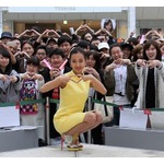 板野友美&ldquo;爽やかな&rdquo;新曲を初披露