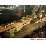 &ldquo;女体盛りパーティー&rdquo;で大炎上、「野蛮で下衆」「HENTAI」と店に非難。