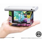 手のひらでミクが歌う魔法の箱、バンダイの「ハコビジョン」最新作。