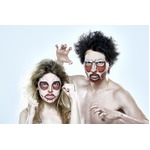 反響大で「進撃」パック商品化、&ldquo;超大型巨人&rdquo;と&ldquo;女型の巨人&rdquo;再現。