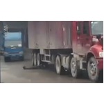 &ldquo;ダメダメな&rdquo;当たり屋が話題、5回連続で失敗後に大胆な行動へ。