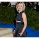 マイケル娘、ジャクソン家のアドバイスは聞かず