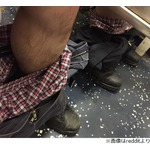 トイレの隣の人、同じパンツだ&hellip;