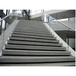 &ldquo;階段恐怖症&rdquo;に悩んだ38年間、息子と城巡りするために治療を開始。