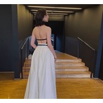 のん、大胆な&ldquo;美背中全開&rdquo;姿に「大人の色気ダダ漏れ！！！」