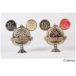 TDS15周年限定のオーナメント、「天球儀」ベースにクリスタルはめ込む。