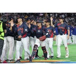 喜ぶ日本代表ナイン　野球