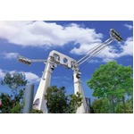 日本初上陸のスリルブランコ、空への爽快感＆谷底への恐怖感を交互に。