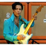 プリンスの未発表音源リリースへ、妹が約束