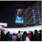 &ldquo;実物大巨人現る&rdquo;現地の様子、JR川崎駅前で4月12日まで開催。