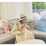 高岡早紀、&ldquo;リゾート気分&rdquo;のキャミワンピース姿を披露