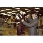 TMRベスト盤に&ldquo;アレの一部&rdquo;、株式会社突風の西川貴教社長自ら裁断。