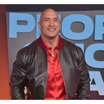 &ldquo;ロック様&rdquo;が役員としてWWEに復帰、ヴィンス・マクマホン会長が称賛