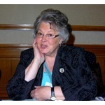 &ldquo;初めて肌を露わにしたボンドガール&rdquo;死去