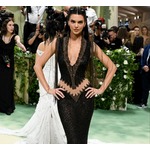 &ldquo;顔全部作り替えた&rdquo;根強い憶測をケンダル・ジェンナー否定「整形手術は一度もない」