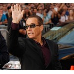 ヴァン・ダムがインタビューにブチ切れ、生中継でTV出演も立ち去る。