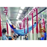 【写真】地下鉄内にハンモック兄貴出現、あまりに大胆な男が話題に。