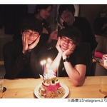 綾野剛、RADWIMPSらが山田孝之の誕生日祝う