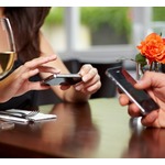 ケータイ預けたら&ldquo;25％オフ&rdquo;になるパブ