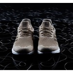 アディダスが&ldquo;水に溶ける&rdquo;スニーカー