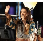 &ldquo;浦ちゃん&rdquo;桐谷健太が渋谷のど真ん中で熱唱