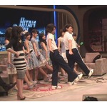 インドネシアでCOWCOWブレイク、あたりまえ体操＆新大統領ネタ大ウケ。