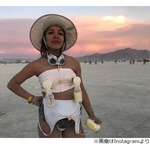 産地直送&ldquo;搾り立ての母乳&rdquo;売り歩く女性