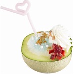 大胆な&ldquo;食べるメロンソーダ&rdquo;、スシローが夏らしい限定スイーツ。