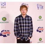 エド・シーラン、タトゥー入れるの痛くて気絶