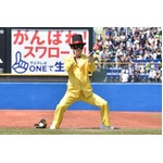 ダン&hellip;怪盗ナゲッツが始球式に、つば九郎はマスク奪おうとする暴挙。