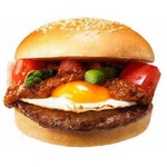 フレッシュネスが夏のバーガー、期間限定で「キーマカレーバーガー」。