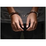 指名手配犯が&ldquo;うっかり&rdquo;通報、警察から感謝されるも身元バレて逮捕。