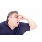 車内でくさい放屁&rarr;大麻摘発、パトカーの窓開けたことがきっかけ。