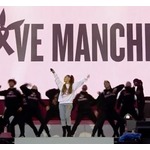 アリアナ、涙こらえテロ被害者支援コンサート