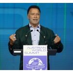 シュワルツェネッガーが警鐘「アメリカの民主主義が崩壊の危機にある」