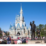 米ディズニーワールドに&ldquo;スキューバ強盗&rdquo;現れる、現金奪い水中に潜って逃走